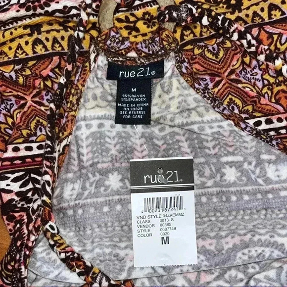 Racerback printed tank with back detailing NWT by RUE 21 - Picture 6 of 7